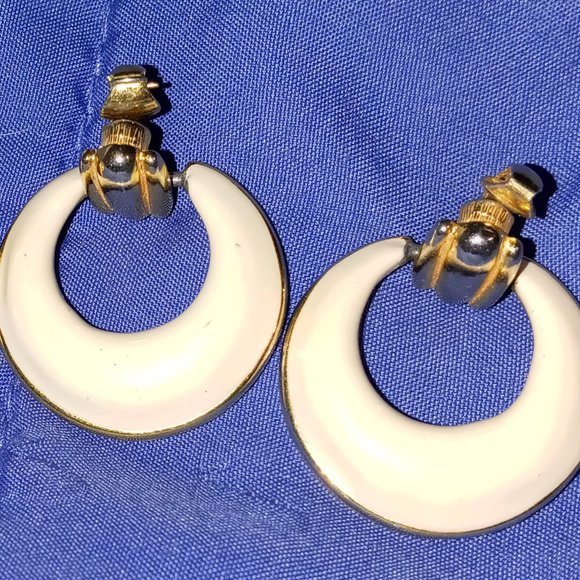 clip on earrings - Picture 2 of 3
